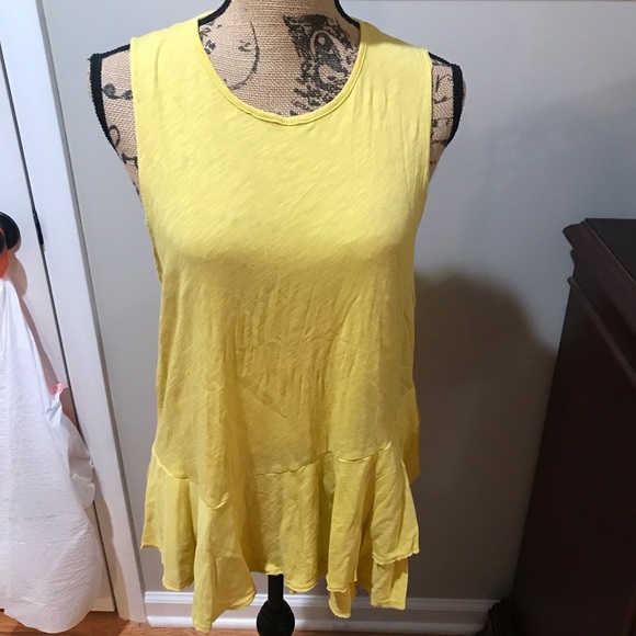 ☀️SUNDRY Ruffled Tank - Picture 1 of 7